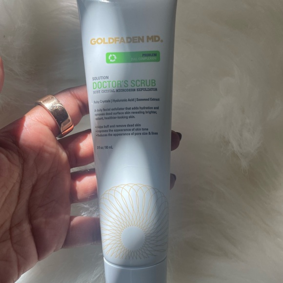 Goldfaden MD doctors facial scrub - Picture 4 of 5